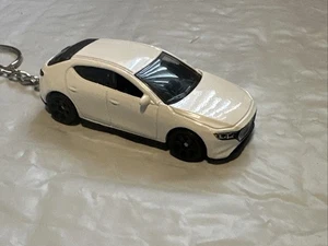 Portachiavi Matchbox 2019 bianco Mazda3 pressofuso sciolto personalizzato nuovo sfuso - Foto 1 di 6
