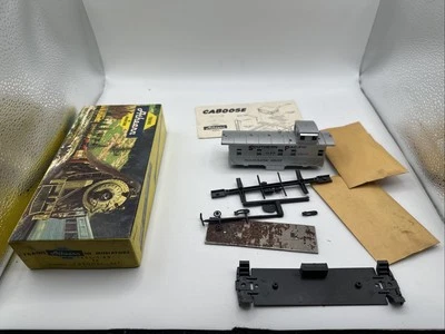 Athearn - Southern Pacific - Cupola Caboose + Wgt & Windows # 1177 NIB KIT - Image 1 of 3