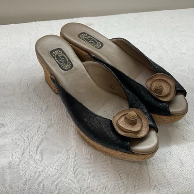 Sandalias para mujer 8,5 SALPY de cuero texturizado punta abierta plataforma de corcho negro Foto 1 de 4