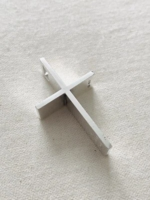 Gucci Cross Pendant (16 Grams) - Image 1 of 4