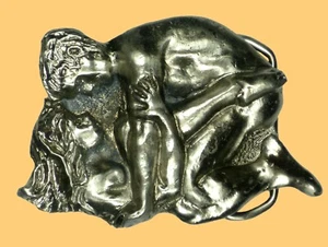 BELT BUCKLE - VINTAGE 70's MISSIONARY SEX COUPLE #1140 - GLOSSY - EXTREMELY RARE - Picture 1 of 3