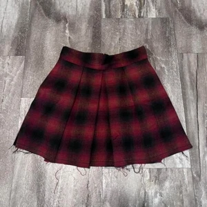 Free People Wool Plaid Flannel Distressed Grunge Goth Emo Skirt Womens Sz 4 Red - Picture 1 of 3