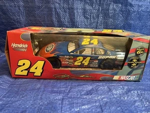 Jeff Gordon Dupont Hendrick Motorsports RC Front Runner Car NASCAR - Imagen 1 de 4