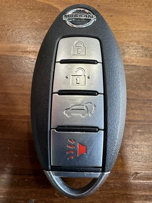 OEM 2016-2019 NISSAN TITAN MURANO PATHFINDER proximity keyless remote key fob - Image 1 of 4