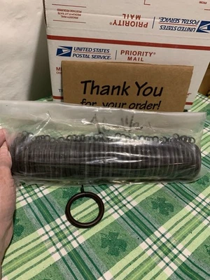 ❤️40 anéis de cortina de ferro forjado marrom/preto acabamento fosco para haste de 1” NOVO - Imagem 1 de 4