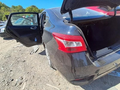 Conjunto de luz trasera izquierda usado se adapta a: Nissan Sentra 2017 cuarto panel montado Lef Foto 1 de 4