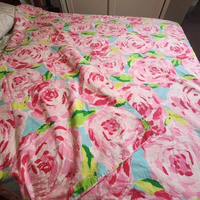 Lilly Pulitzer X 石榴石山女王被套第一印象Hotty粉红色玫瑰 — 第 1/4 张图片