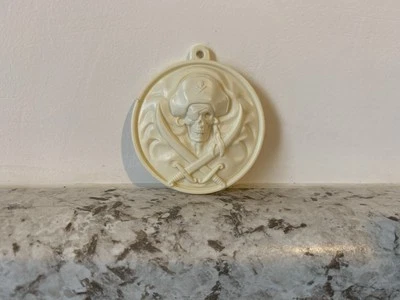 Pirates Of The Caribbean Plastic Model Kit Belt Badge Medallion Vintage '72 MPC - Image 1 of 4