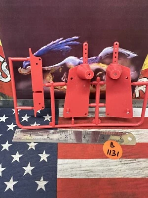 VINTAGE KYOSHO 1980’s CHASSIS PARTS -PREOWNED- - Image 1 of 4