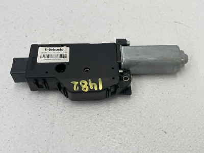 2015-2019 Infiniti Q70 Q70L Sunroof Sun Roof Window Glass Motor 1482 OEM - Image 1 of 4