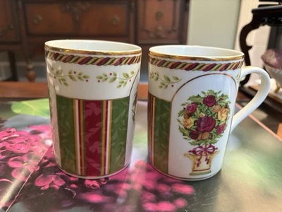 Royal Albert 2001 Old Country Roses Seasons of Colour Christmas Set of 2 Mugs - Image 1 of 4
