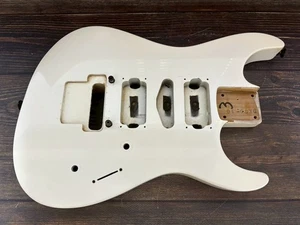 90s Charvel by Jackson DK-070 HSH Dinky Body White Vintage - Picture 1 of 14