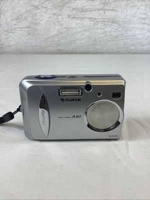 Fujifilm FinePix A303 3.2MP Camera Silver Manual Samsonite Case Tested VGC - Image 1 of 4