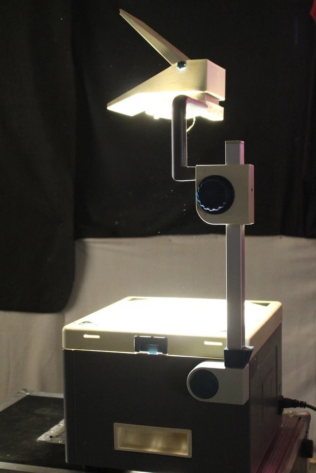 *Medium 536p*Overheadprojektor OHP Polylux Tageslicht Schul Projektor 2x400W - Bild 1 von 4