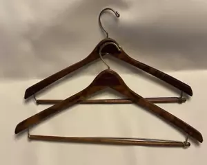Set di 2 appendiabiti giacca pantaloni tuta osso dei desideri in legno marrone - Foto 1 di 15