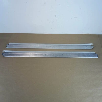 Par de placas de rodadura delanteras izquierda y derecha originales Jaguar XJ6 S1 XJ12 S1 BD37816/37817 OEM Foto 1 de 4