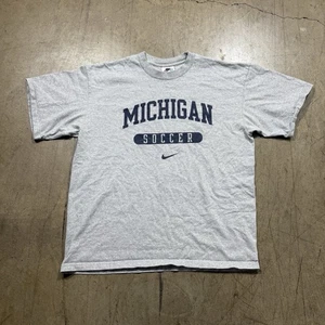 Vintage 90s Nike University of Michigan Soccer Gray Center Logo T-Shirt USA Made - Bild 1 von 7