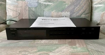 Sintonizador estéreo AM/FM Rotel RT-940AX con manual - ¡Perfecto estado de funcionamiento!! Foto 1 de 4