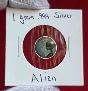 ALIEN 👽 - 1 Gram .999 Fine Pure Silver Bullion Colorized Mini Bar Round Coin - Picture 1 of 2