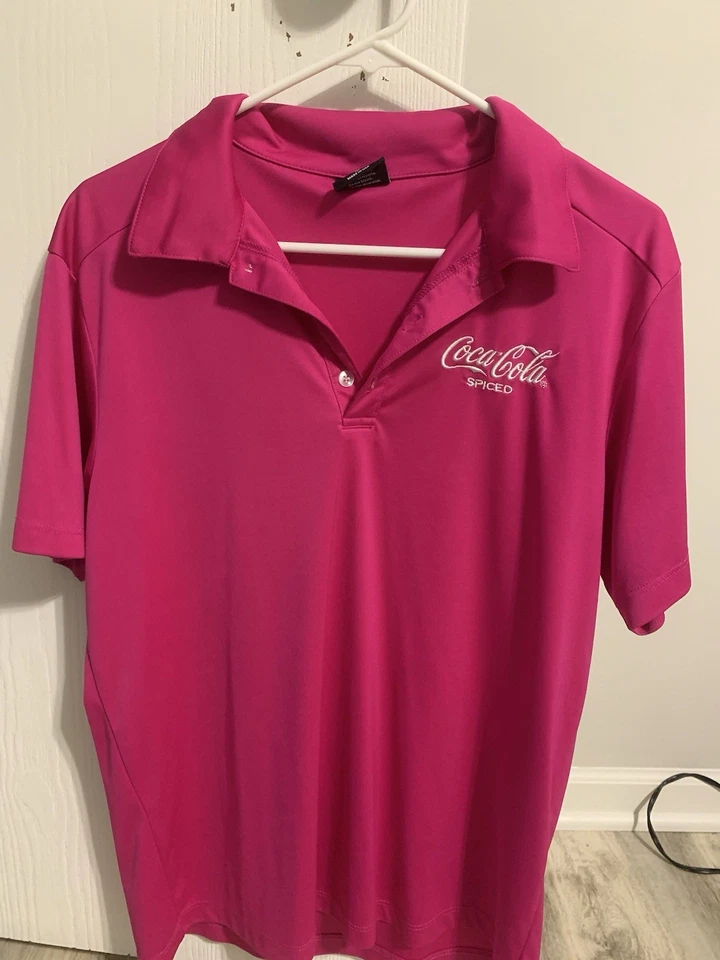 Camisa Polo Coca Cola Spice Para Hombres Talla Mediana 21 ptp Rosa Fucsia Golf Hecha en EE. UU. Rara Foto 1 de 4