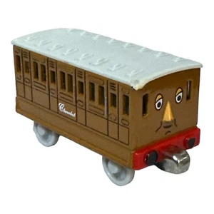2002 Learning Curve Thomas & Friends Trackmaster Brown Clarabel treno vagone - Foto 1 di 6