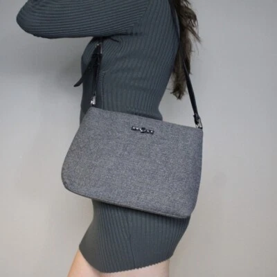 Bolso de Hombro Mezcla de Lana 22 x 12 x 2.5 pulgadas Gris Cartera Tamaño Mediano Clásico Neutro Foto 1 de 4