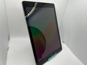 iPad 6. Generation 128 gb Space Grau - Guter Zustand - #Sperre - Bild 1 von 5