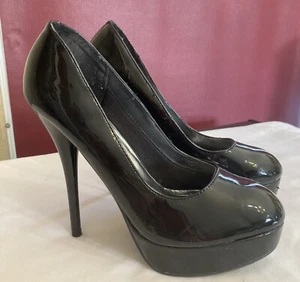 HOT TOMATO Black Patent Stilettos Round Toe Heels Womens Size 8.5 W M - Picture 1 of 8