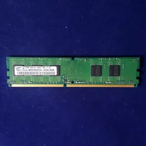 Samsung PC2-4200 / DDR2-533 / 512MB (512MB x 1) RAM CL4 ECC - M395T6553CZD-CD500 - Picture 1 of 3