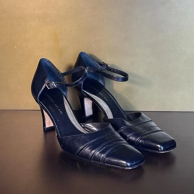 Zapatos de salón vintage Y2K de cuero negro con tacón de gatito Foto 1 de 4