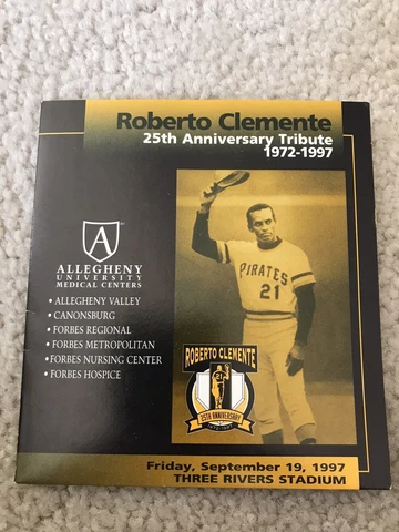 Roberto Clemente 25th Anniversary Magnet and DISPLAY NEW Cover