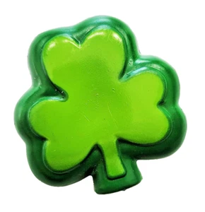 Amscan PIN St Patrick Vintage SHAMROCK 2 Tone Green 1980s Brooch - Picture 1 of 3
