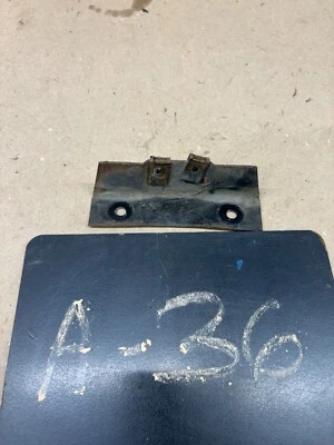 Ford F150 1973 1979 F250 F350 soporte de montaje en panel de puerta del lado del conductor en forma de "L" Foto 1 de 4