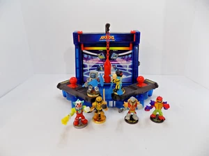 Akedo Ultimate Arcade Warriors Arena Figure Mostrate Funzionante - Foto 1 di 6