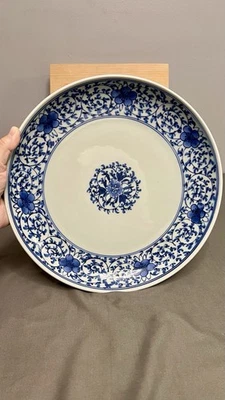 "Plato grande japonés Arita Ware con flores de espiga azules y blancas de Shinohara 12""" Foto 1 de 4