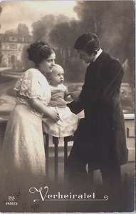 Victorian Family Verheiratet Vintage RPPC B230 - Picture 1 of 2