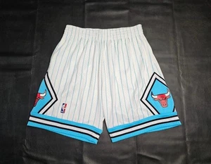Chicago Bulls Mitchell & Ness NBA Reload 3.0 Shorts 2XL White/Sky Blue Pinstripe - Picture 1 of 5