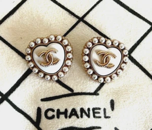 CHANEL Vintage Gold Metal Button White Heart with Pearls 22mm (Set of 2) - Picture 1 of 4
