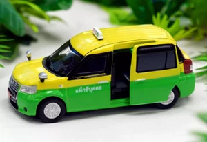 1:64 Tiny TH09 Toyota Comfort Hybrid Thai Taxi Alloy Car Model - Foto 1 di 4