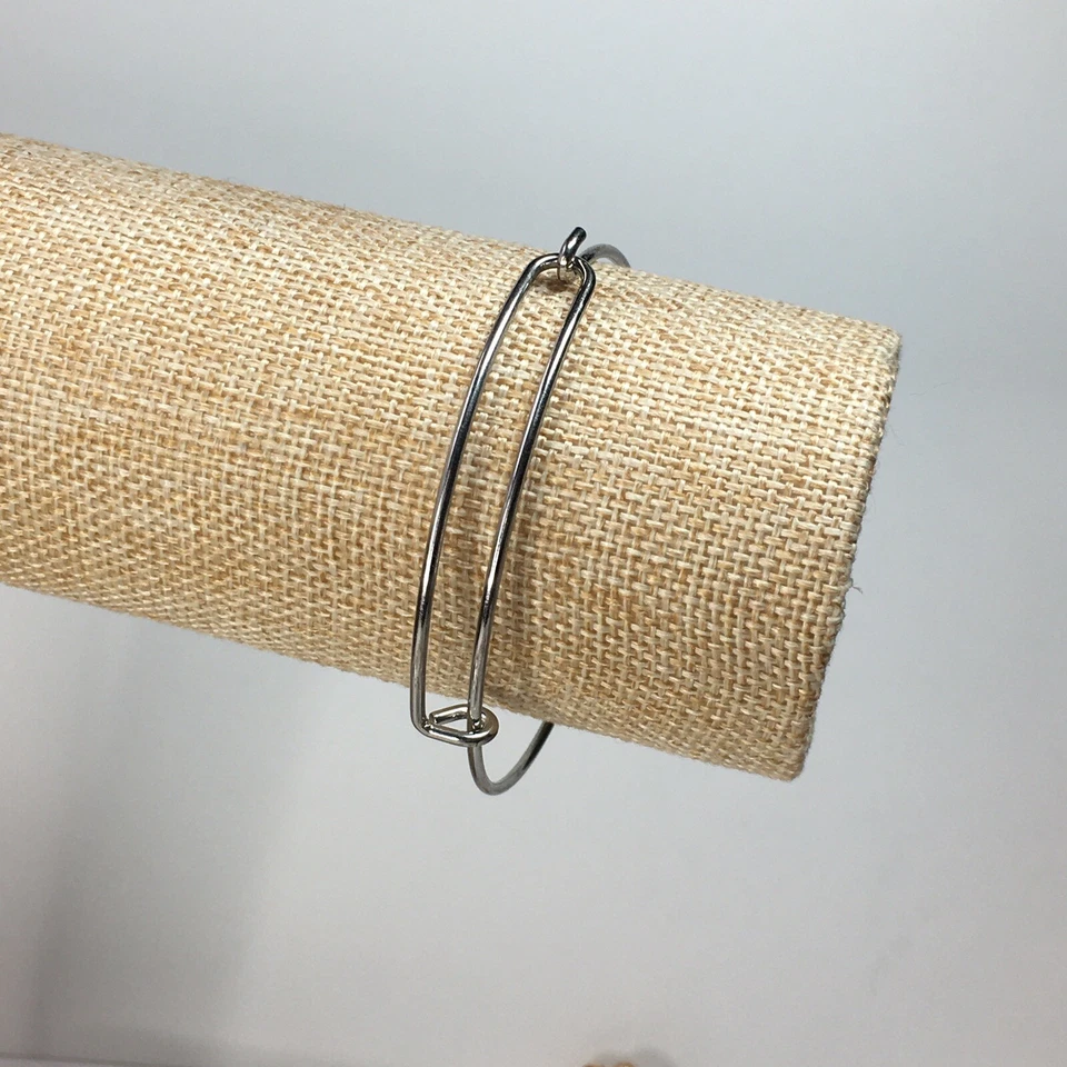 Brazalete/brazalete ajustable tono plata con cierre de gancho nuevo de Lote Antiguo Foto 1 de 4