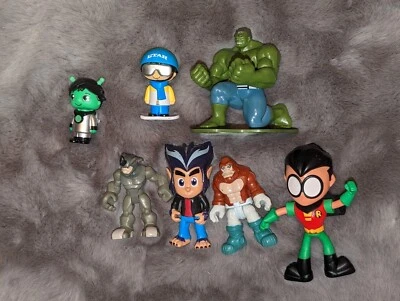 Lote De 8 Juguetes Pequeños Hulk Batman Robin Wolverine + Más Foto 1 de 4