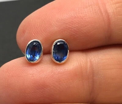 Kyanite stud earrings oval solid Sterling Silver small faceted 6 x 4mm. New. Foto 1 de 4