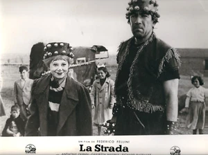 La STADA - 1954 - F.Fellini - A.Quinn / G.Masina - cartoline 23,5 x 29 cm - Picture 1 of 1