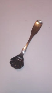 Antique Individual Clamshell Salt/Sugar Spoon - AEL Monogram - Coin Silver? - Picture 1 of 10