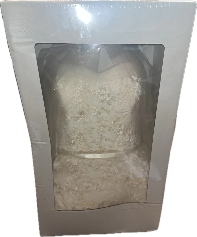 Oleg Cassini Wedding Dress With Veil Size 12 Inspected & Cleaned Cwg700 Cream - Image 1 of 4