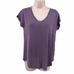 Top tejido Maurices para mujer talla pequeña ciruela lavanda cuello en V manga corta  - Imagen 1 de 11