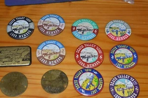 Assorted Collectable Buttons. Death Valley'49ers, star trek, others - Picture 1 of 10