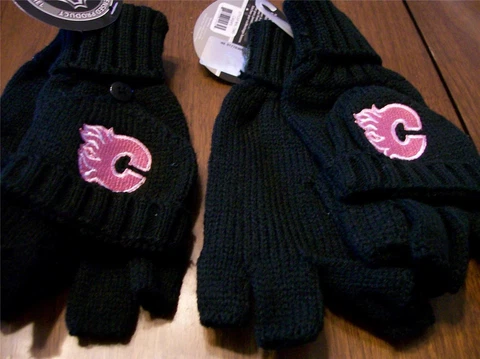 CALGARY FLAMES LADIES  BLK FINGERLESS GLOVES NEW W/TAGS Cover