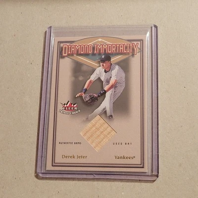 Tarjeta de murciélago usada Fleer Triple Crown Diamond Immortality Derek Jeter 2002  Foto 1 de 2