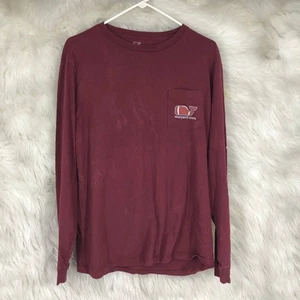 Vineyard Vines Fußball Wal Langarm-T-Shirt mit Tasche - weinrot (Größe M) - Bild 1 von 7